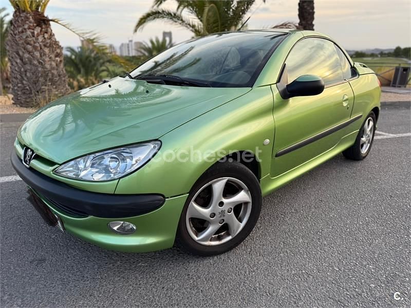 Verde Usado 2002 Peugeot 206 Berlina | 2100 € (Precio justo) - Imagen 1/4