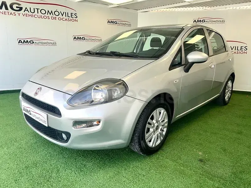Usado Fiat Punto Pop 69 CV (50 kW) 2016 Gris / plata Utilitario