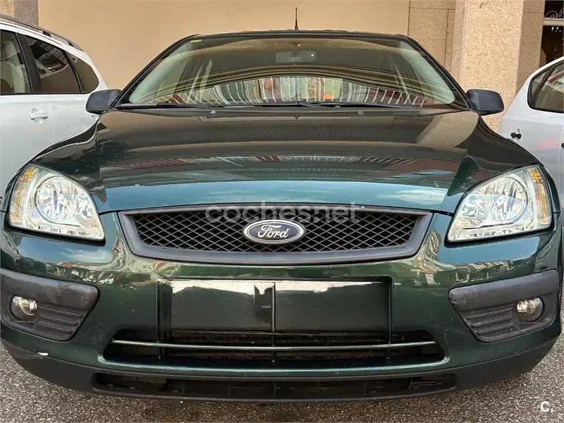 Usado Ford Focus Trend 109 CV (80 kW) 2005 Verde Berlina