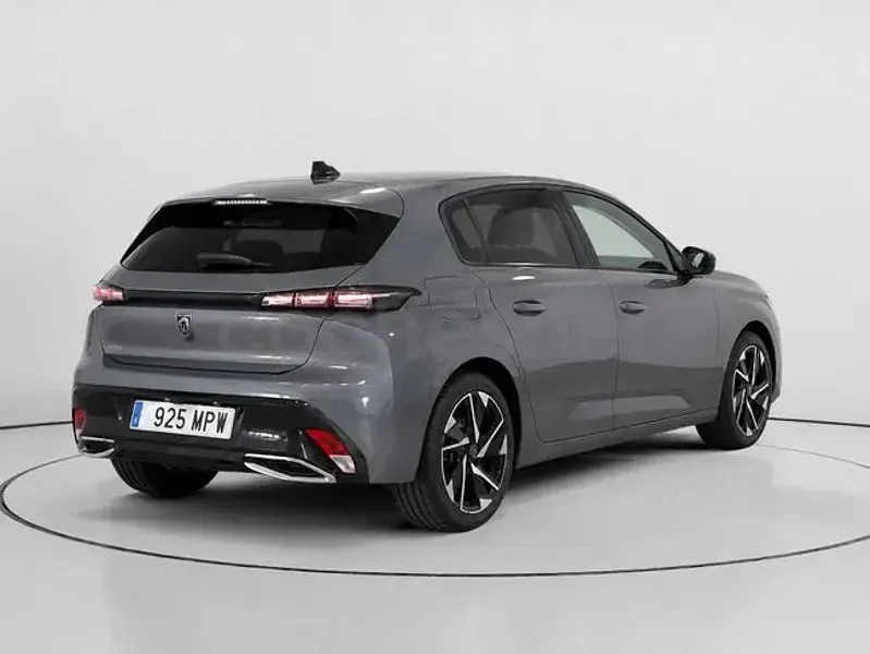 Usado Peugeot 308 Allure 130 CV (95 kW) 2024 Gris / plata Berlina
