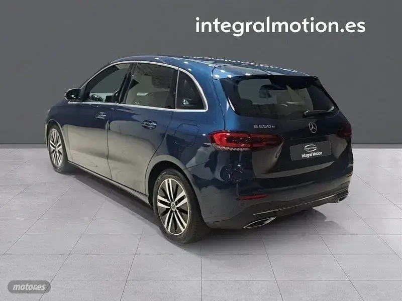 Usado Mercedes B250 217 CV (159 kW) 2021 Azul Utilitario