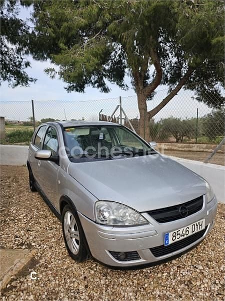 Usado Opel Corsa Enjoy 80 CV (58 kW) 2006 Gris / plata Utilitario