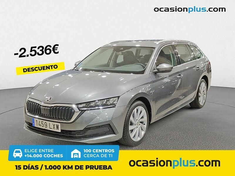 Gris Usado 2022 Skoda Octavia Ambition Familiar | 27.900 € (Un poco caro) - Imagen 1/4