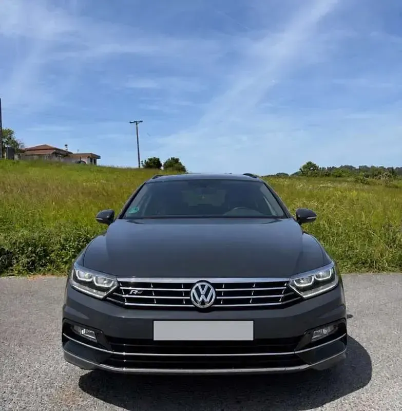 Usado VW Passat Sport 150 CV (110 kW) 2017 Gris Familiar
