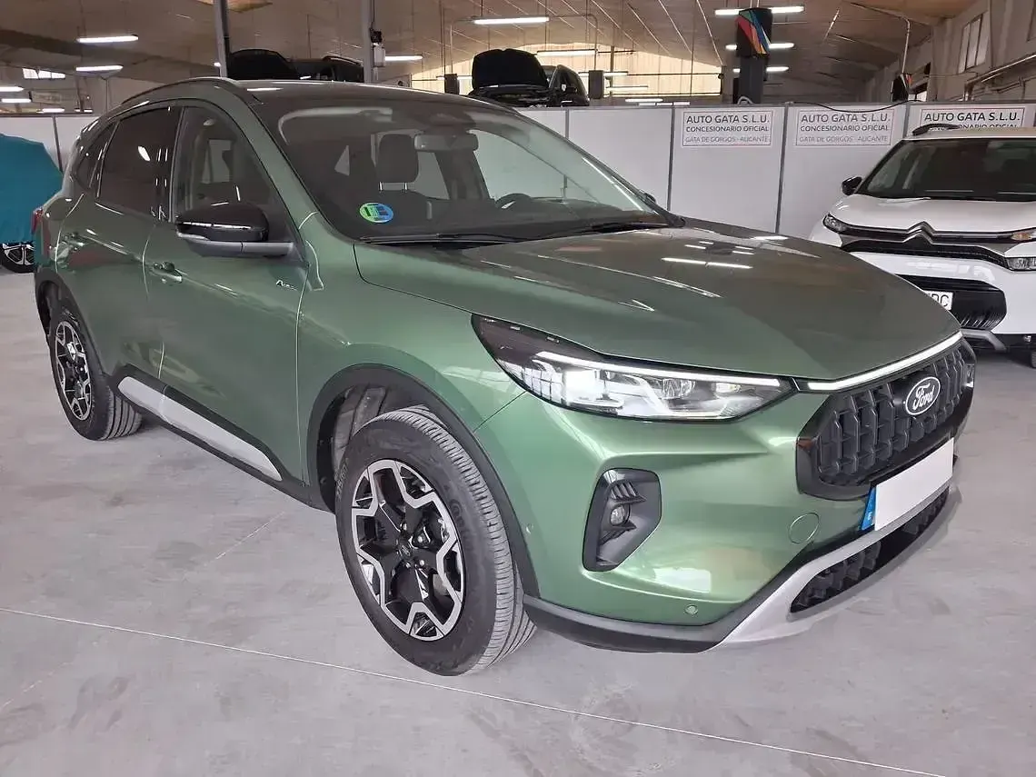 Usado Ford Kuga Active 183 CV (134 kW) 2025 Verde SUV