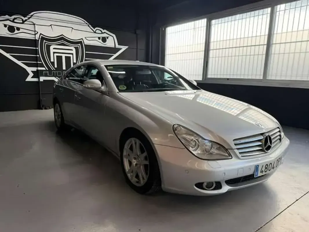 Usado Mercedes CLS350 272 CV (200 kW) 2005 Plateado Coupe
