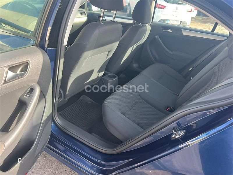 Azul Usado 2012 VW Jetta Advance Berlina | 6100 € (Buen precio) - Imagen 1/1