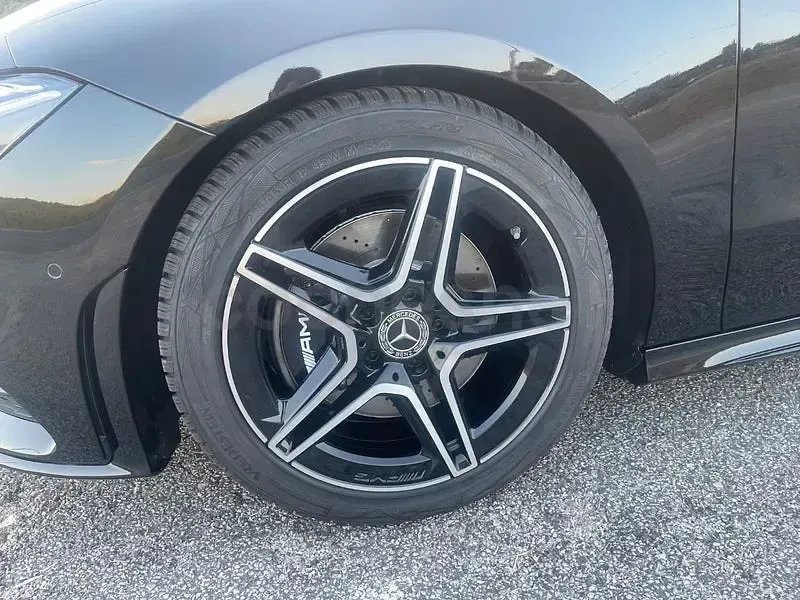 Usado Mercedes CLA200 Shooting Brake 150 CV (110 kW) 2022 Negro Familiar