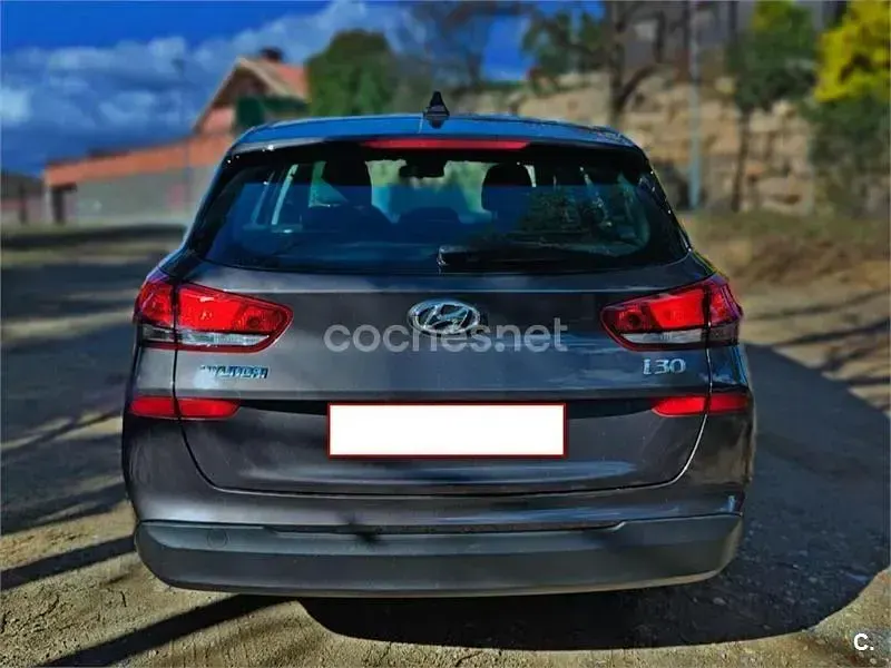 Usado Hyundai i30 110 CV (80 kW) 2017 Beige Familiar