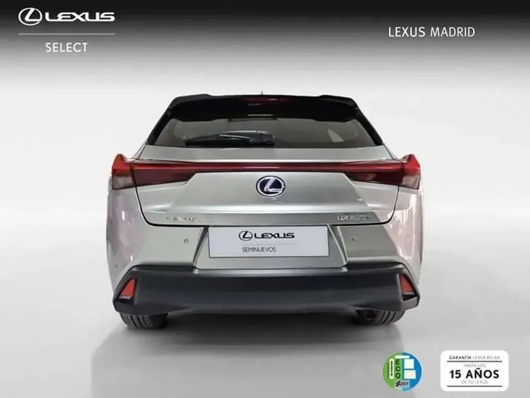 Usado Lexus UX 250h 184 CV (135 kW) 2021 Plateado SUV