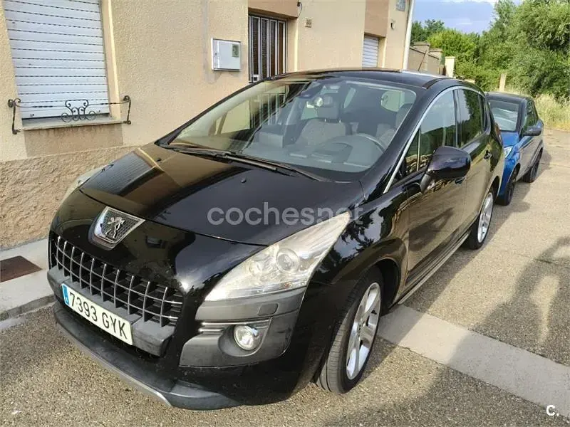 Usado Peugeot 3008 110 CV (80 kW) 2010 Negro Familiar
