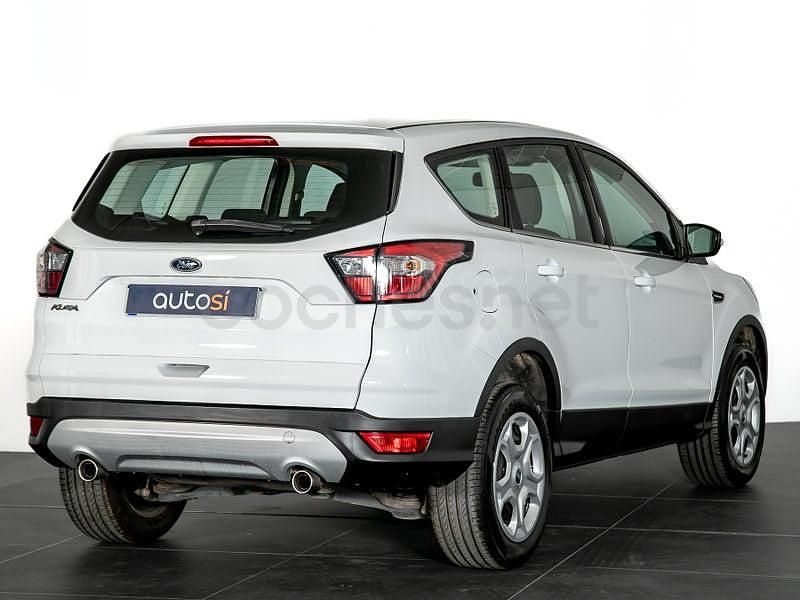 Usado Ford Kuga Trend 120 CV (88 kW) 2019 Blanco SUV