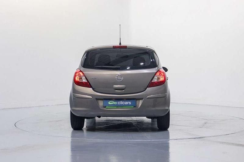 Usado Opel Corsa Selective 90 CV (66 kW) 2014 Marrón Utilitario