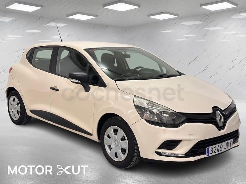 Usado Renault Clio GrandTour Life 75 CV (55 kW) 2016 Beige Familiar