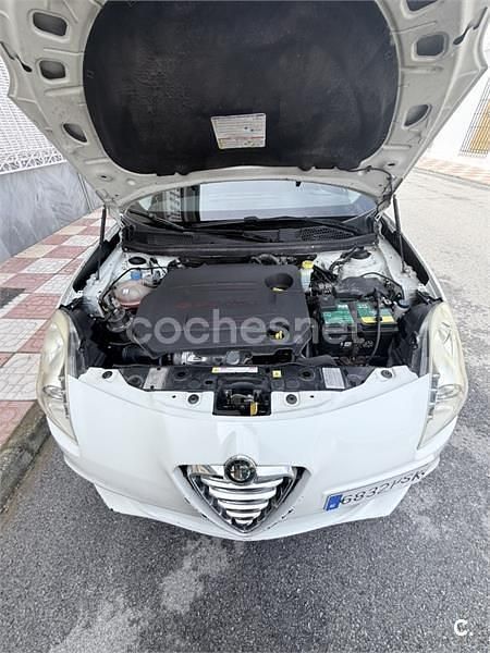 Usado Alfa Romeo Giulietta Progression 105 CV (77 kW) 2013 Blanco Utilitario