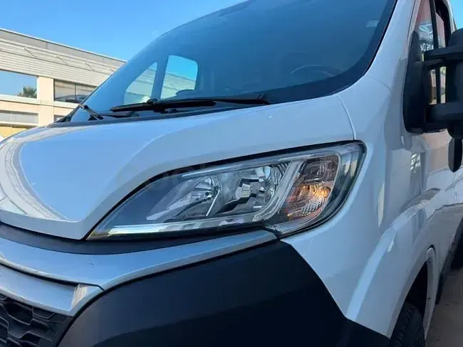 Usado Citroën Jumper 120 CV (88 kW) 2020 Blanco Monovolumen