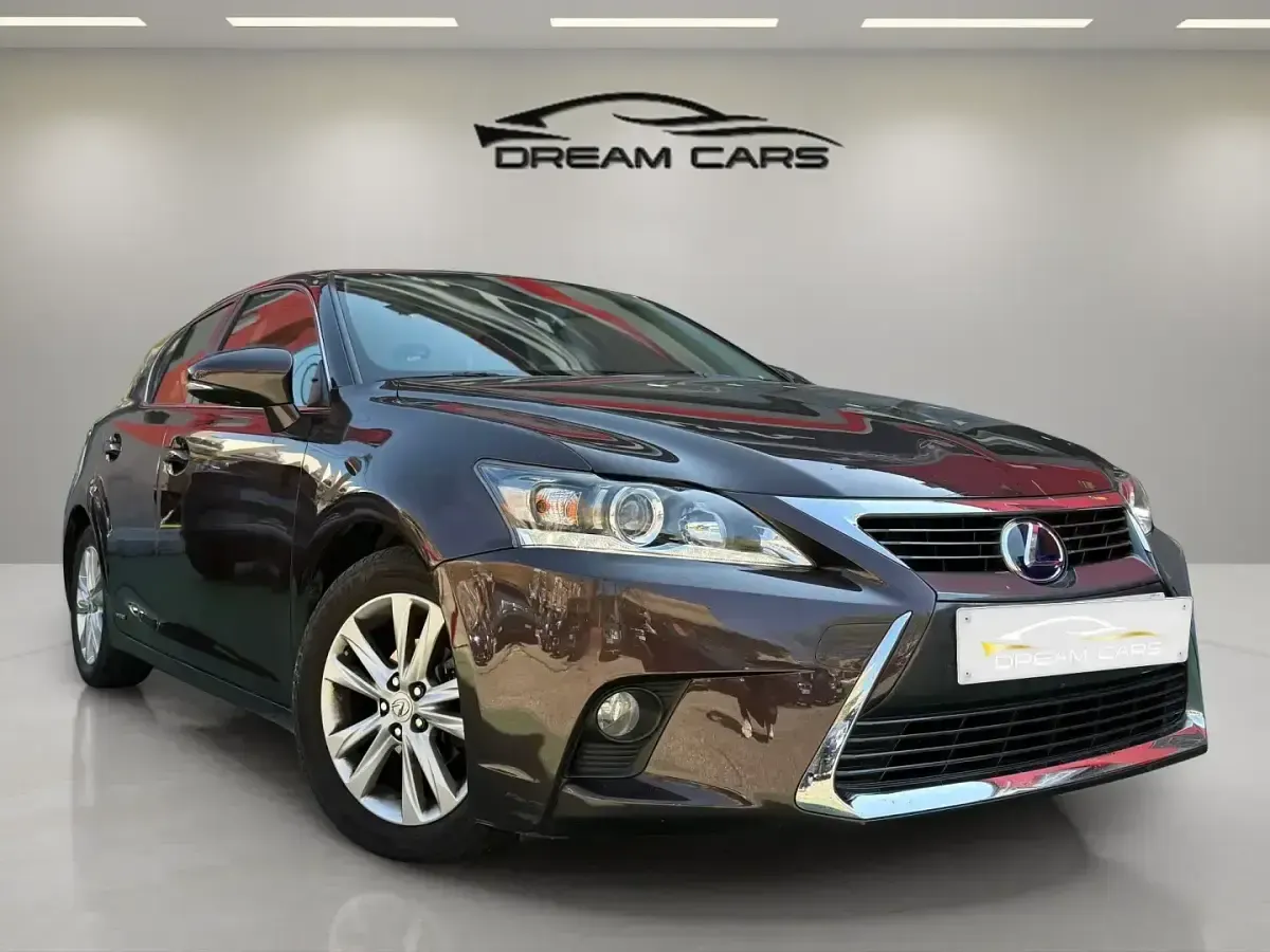 Usado Lexus CT200h Executive Line 136 CV (100 kW) 2016 Marrón Utilitario