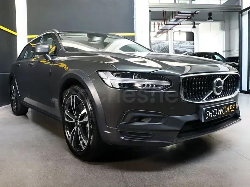 Usado Volvo V90 CC 197 CV (144 kW) 2021 Gris / plata Familiar