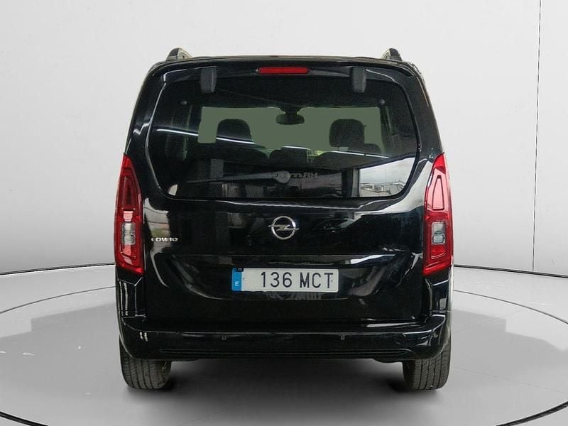Usado Opel Combo Elegance 130 CV (95 kW) 2022 Negro Monovolumen