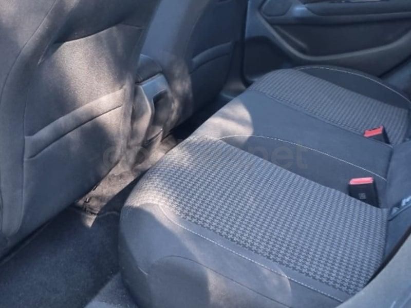 Usado Peugeot 308 Active 130 CV (95 kW) 2017 Negro Berlina