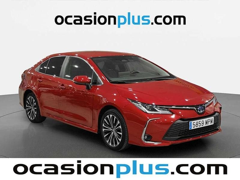 Usado Toyota Corolla Style 140 CV (102 kW) 2024 Rojo Berlina