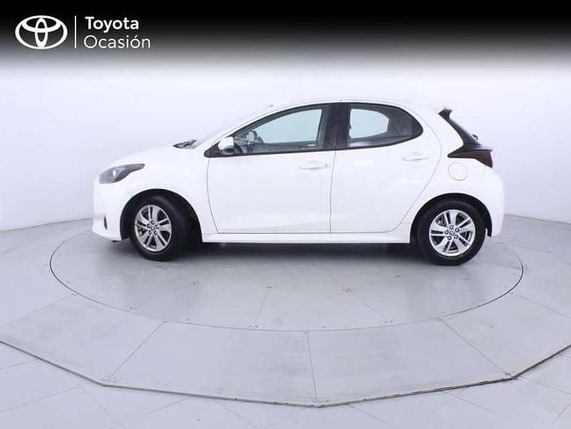Usado Toyota Yaris Hybrid Business Edition 116 CV (85 kW) 2021 Blanco Utilitario