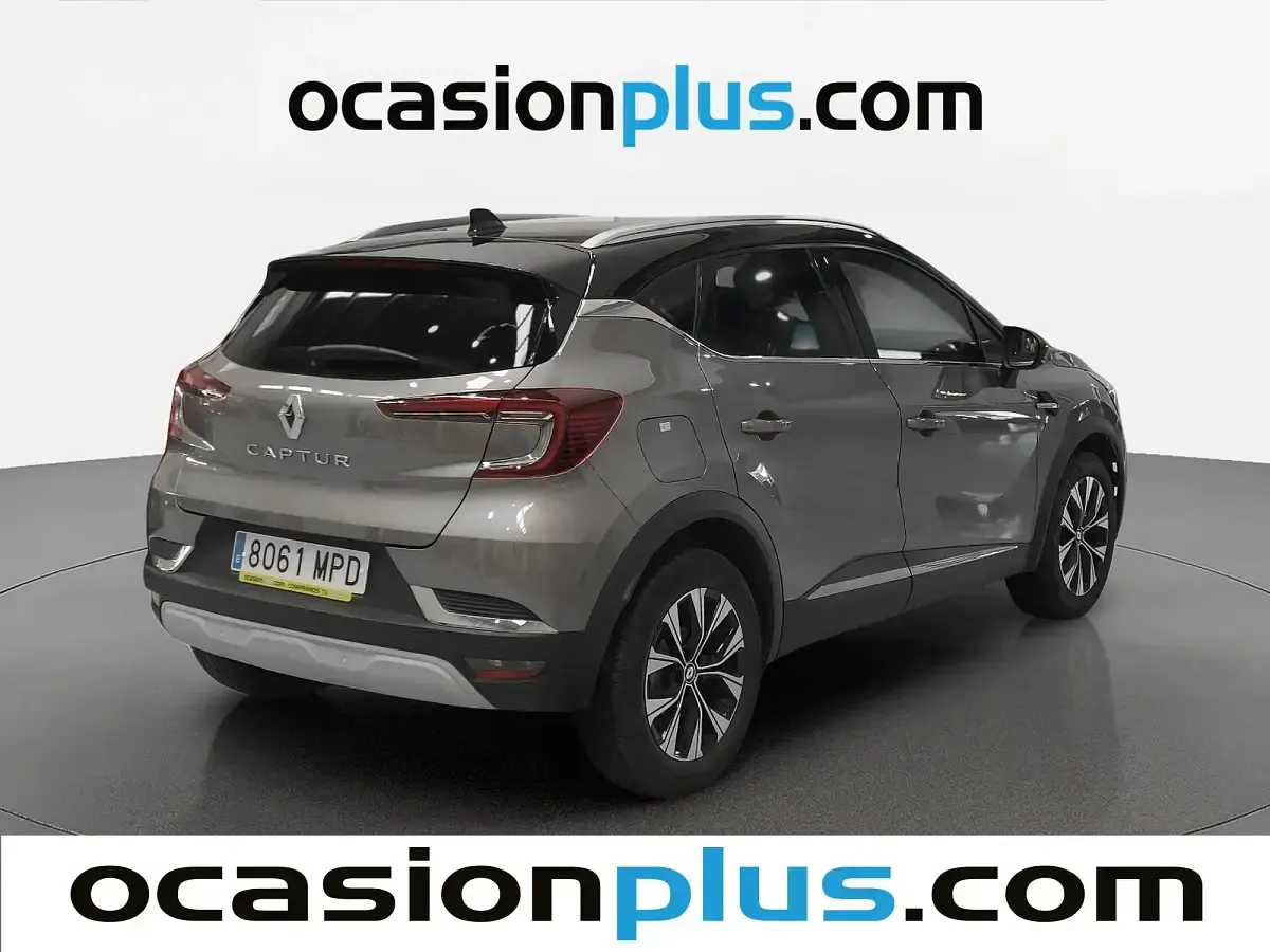 Usado Renault Captur Techno 90 CV (66 kW) 2024 Gris SUV
