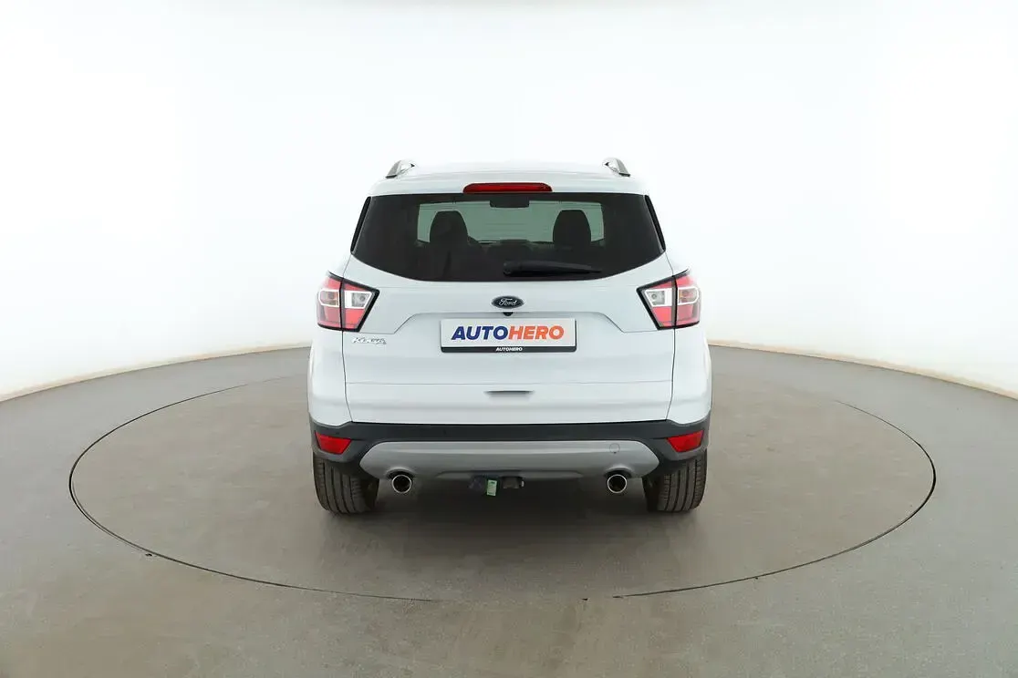 Usado Ford Kuga Titanium 150 CV (110 kW) 2017 Blanco SUV