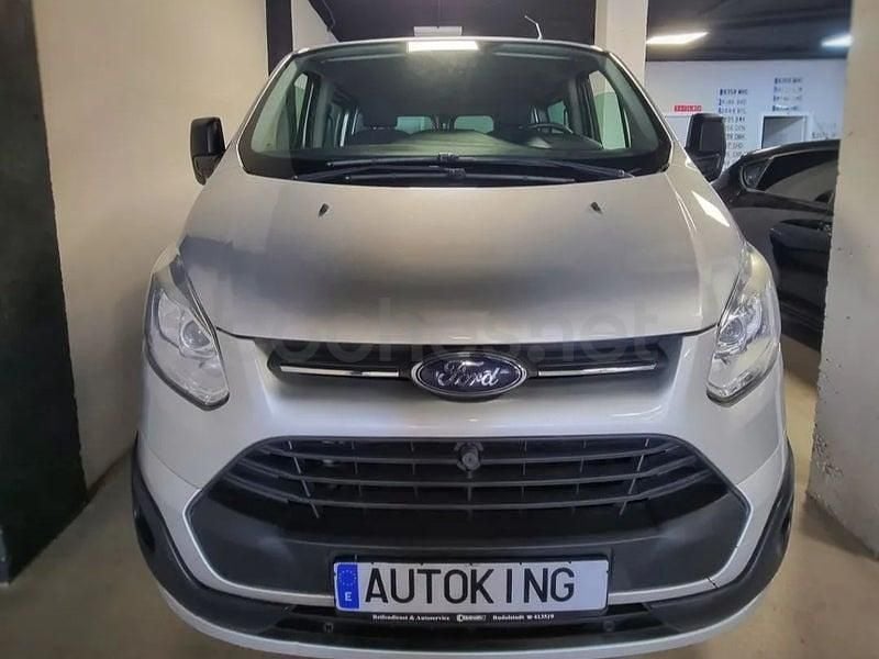 Usado Ford Tourneo Titanium 155 CV (114 kW) 2015 Gris / plata Monovolumen