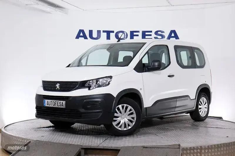 Usado Peugeot Rifter Active 102 CV (75 kW) 2021 Blanco Monovolumen