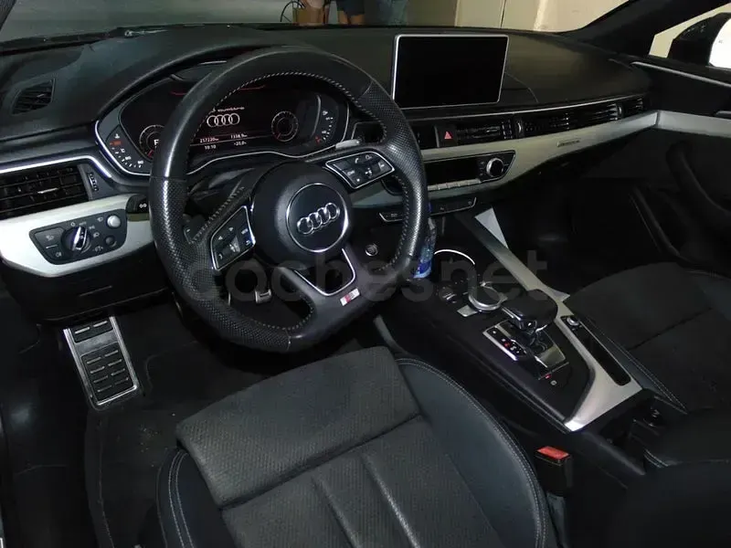 Usado Audi A5 Advanced Plus 190 CV (139 kW) 2017 Gris / plata Coupe