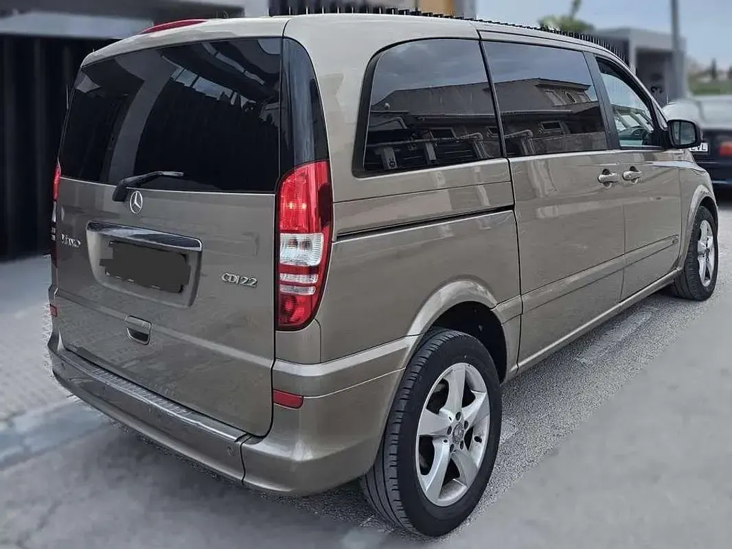 Usado Mercedes Viano 163 CV (119 kW) 2012 Beige Monovolumen