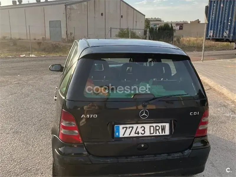 Usado Mercedes A170 Classic 90 CV (66 kW) 2002 Negro Utilitario
