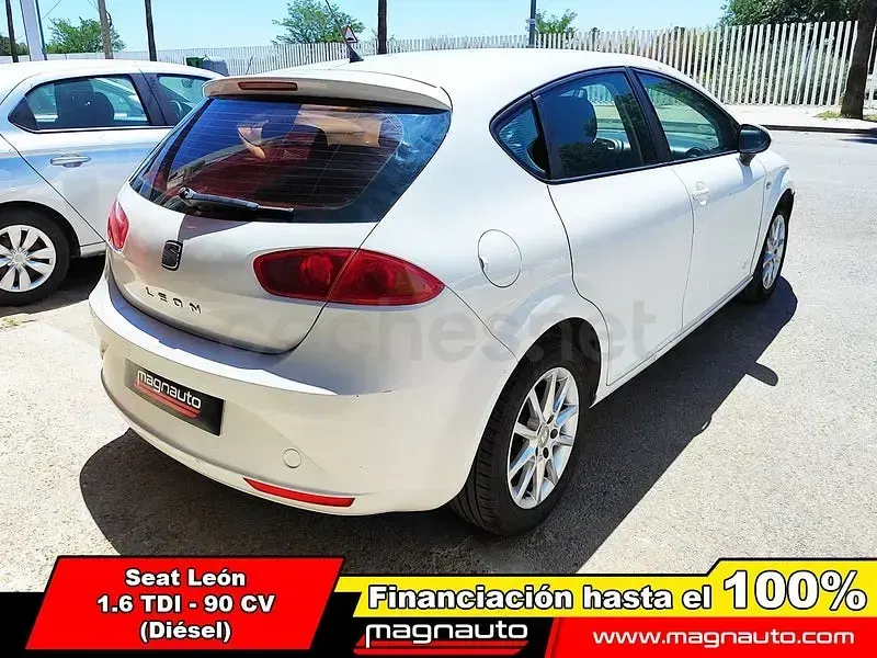 Usado Seat Leon 90 CV (66 kW) 2012 Blanco Berlina