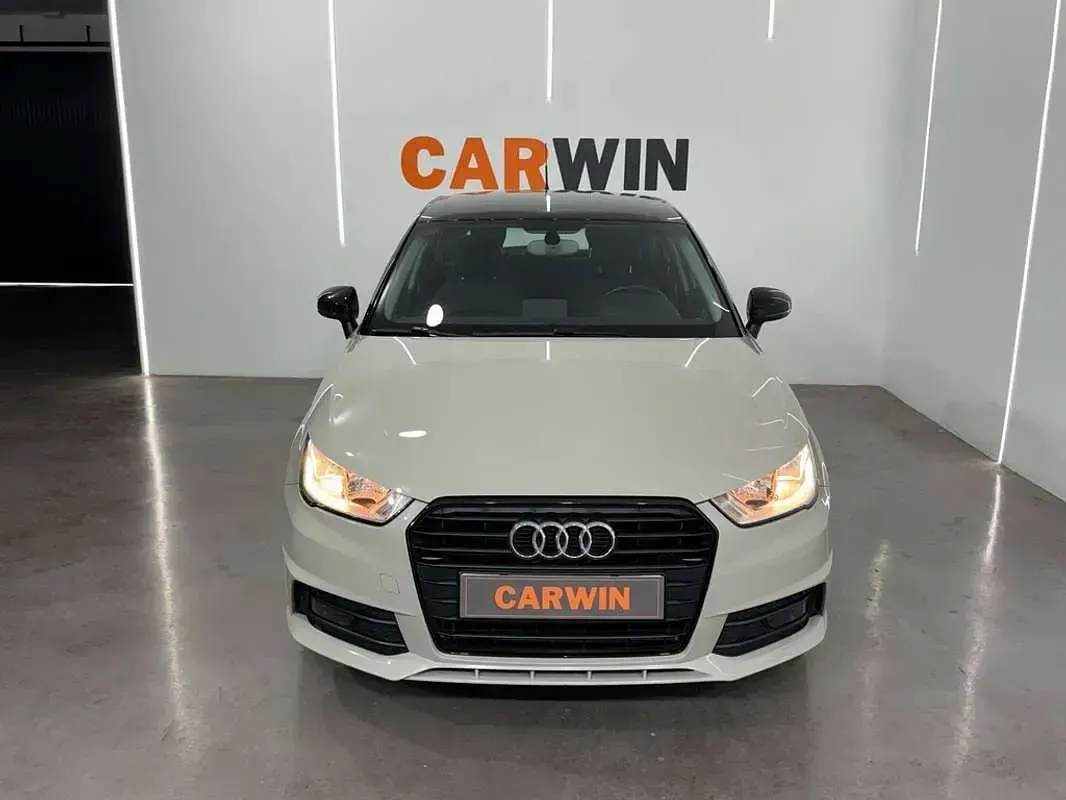 Usado Audi A1 Sportback Comfort 95 CV (69 kW) 2018 Gris Utilitario