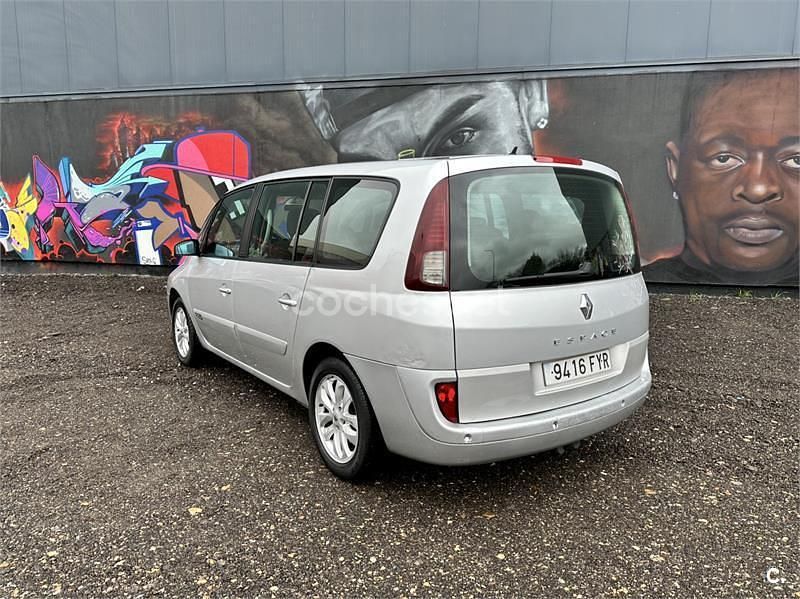 Usado Renault Espace Dynamique 150 CV (110 kW) 2007 Gris / plata Monovolumen