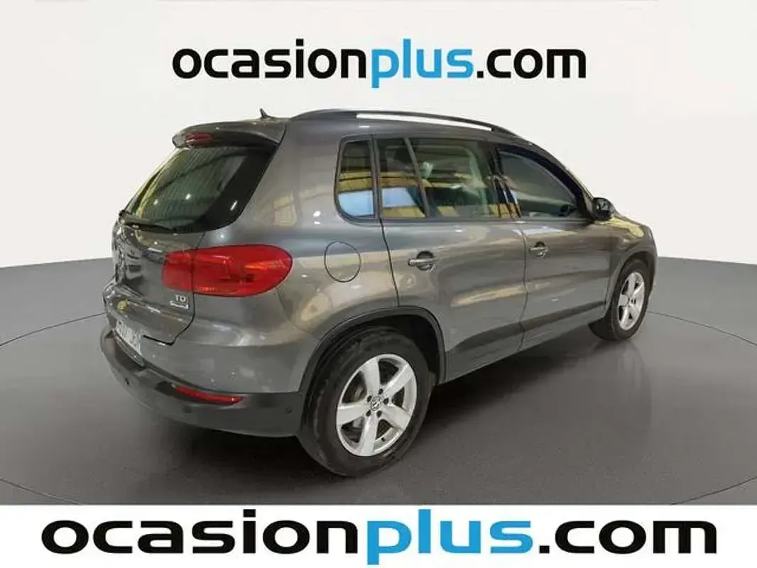 Usado VW Tiguan 110 CV (80 kW) 2015 Gris SUV