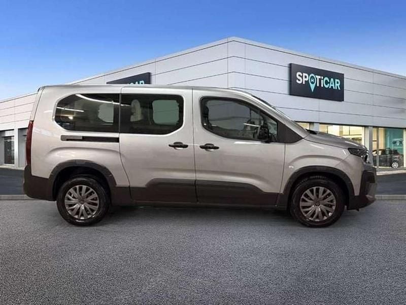 Usado Peugeot Rifter Allure 102 CV (75 kW) 2025 Gris Monovolumen