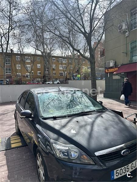 Usado Ford Focus Trend 90 CV (66 kW) 2009 Verde Familiar