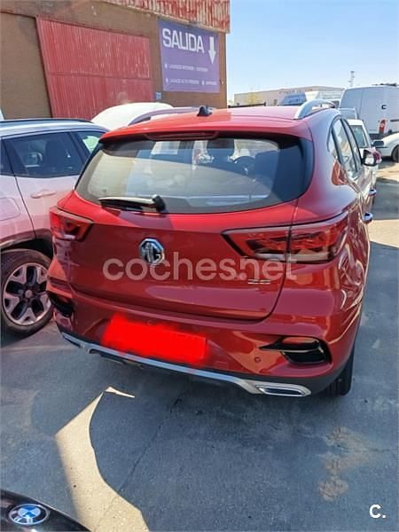 Usado MG ZS Comfort 106 CV (77 kW) 2023 Rojo SUV