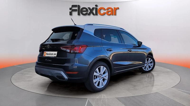 Usado Seat Arona Xperience 110 CV (80 kW) 2022 Azul SUV