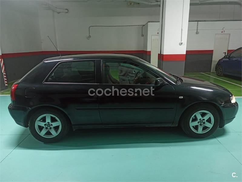 Usado Audi A3 Attraction 130 CV (95 kW) 2001 Negro Utilitario