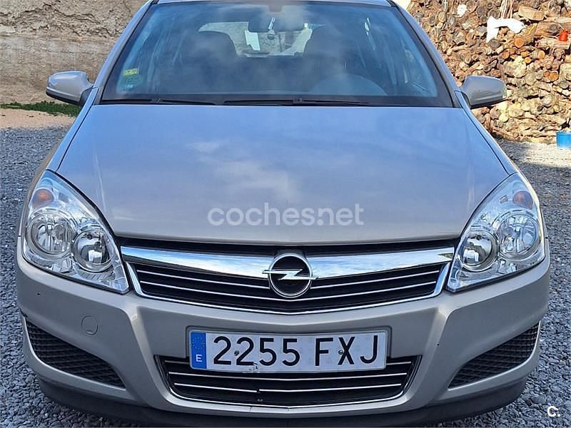 Usado Opel Astra Enjoy 105 CV (77 kW) 2007 Gris / plata Berlina