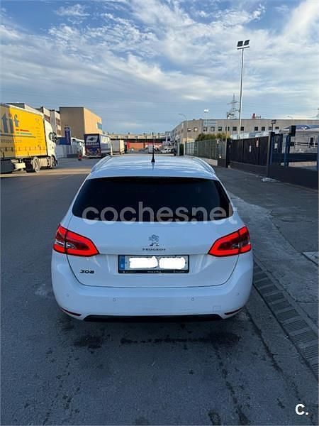 Usado Peugeot 308 SW Business-Line 130 CV (95 kW) 2018 Blanco Familiar