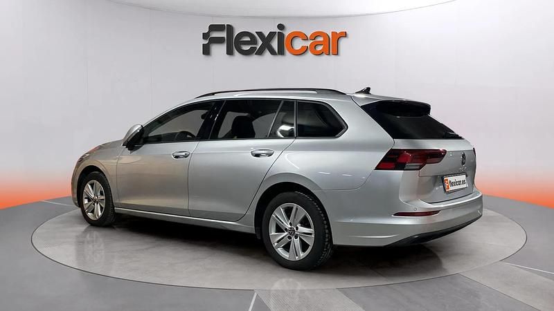 Usado VW Golf VIII Life 116 CV (85 kW) 2022 Gris Familiar