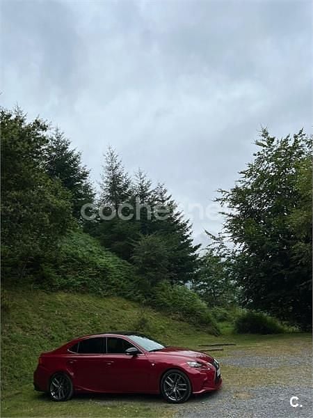 Usado Lexus IS300h Sport Line 223 CV (164 kW) 2016 Granate Berlina