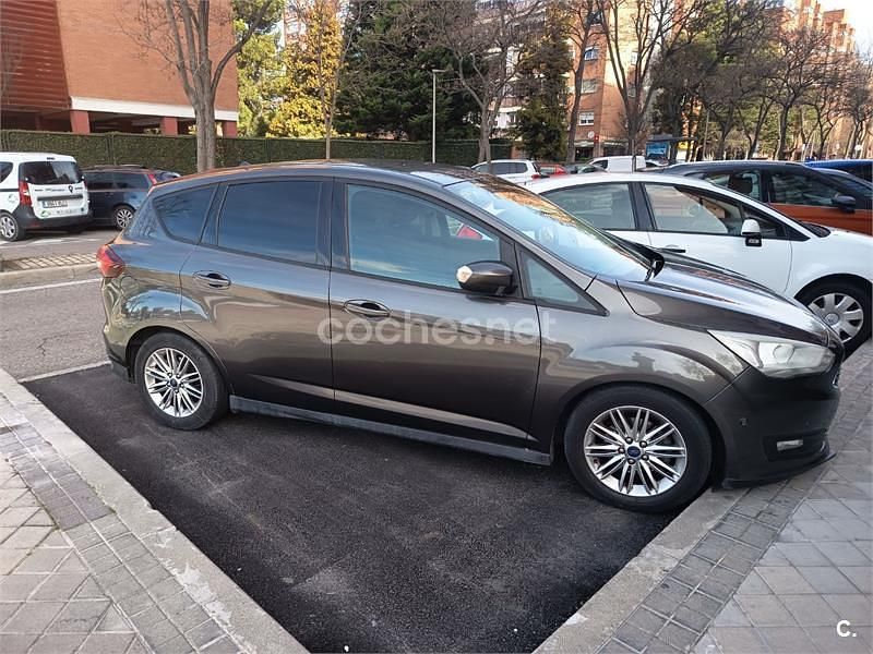 Usado Ford C-MAX Trend 125 CV (91 kW) 2018 Gris / plata Monovolumen