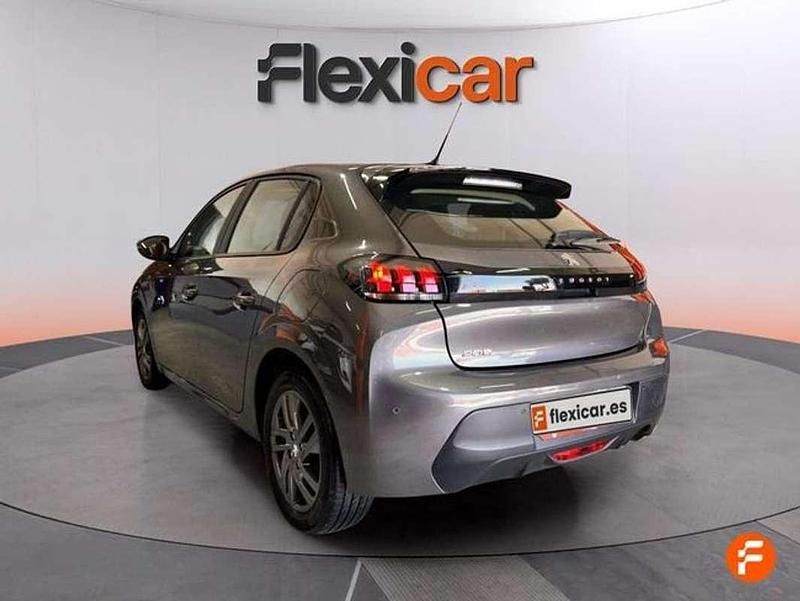 Usado Peugeot 208 Active 101 CV (74 kW) 2022 Gris Utilitario