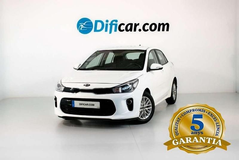 Blanco Usado 2019 Kia Rio Berlina | 14.990 € - Imagen 1/4
