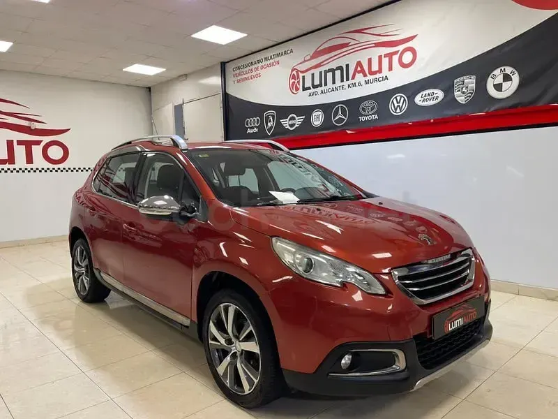 Usado Peugeot 2008 Allure 100 CV (73 kW) 2015 Naranja SUV